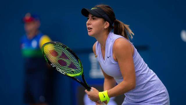 篮球场上的 篮球场上的